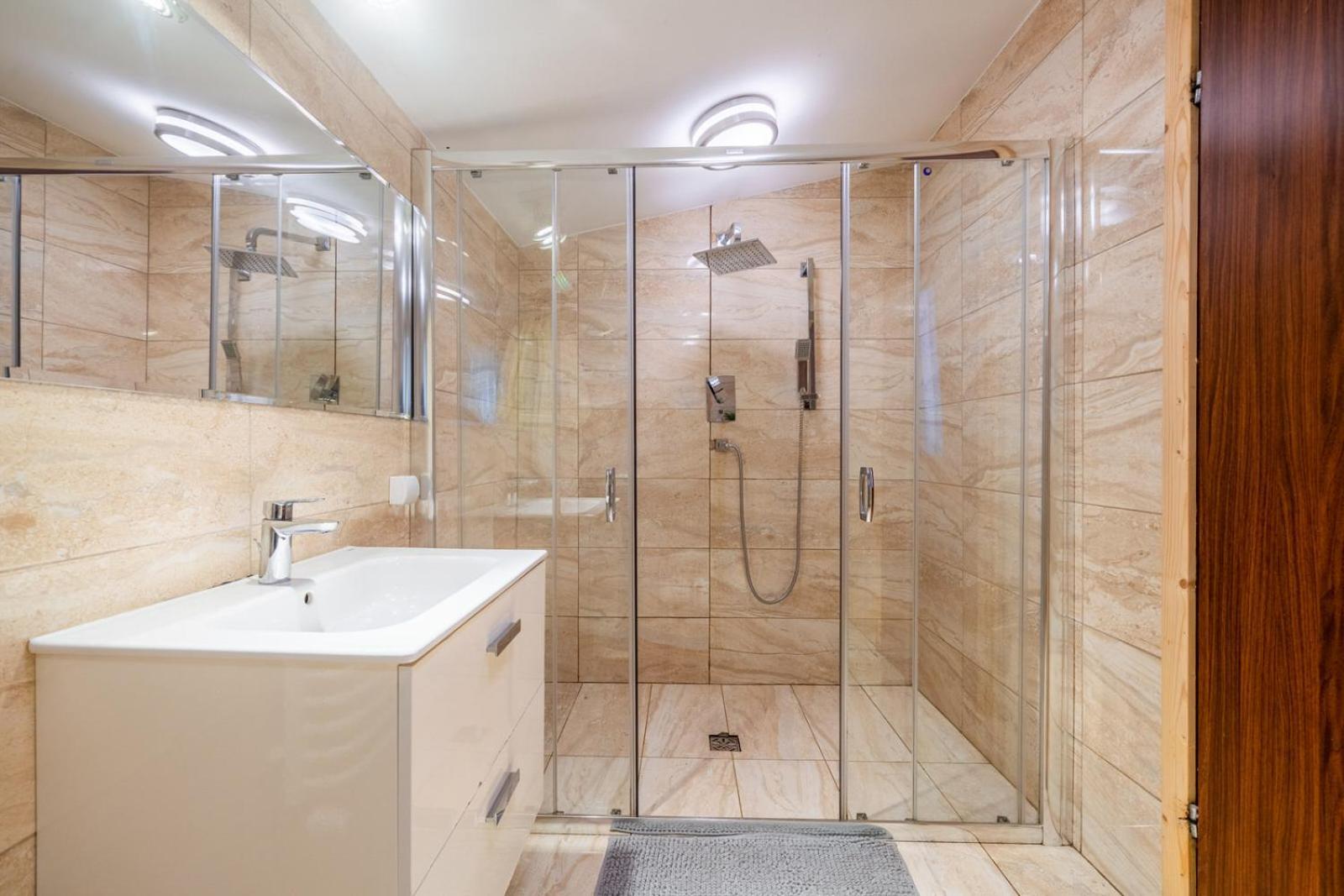 Habitación en casa particular Z Widokiem Na Gory I Prywatny Z Zadaszona Altana - Grillem I Ogniskiem. *